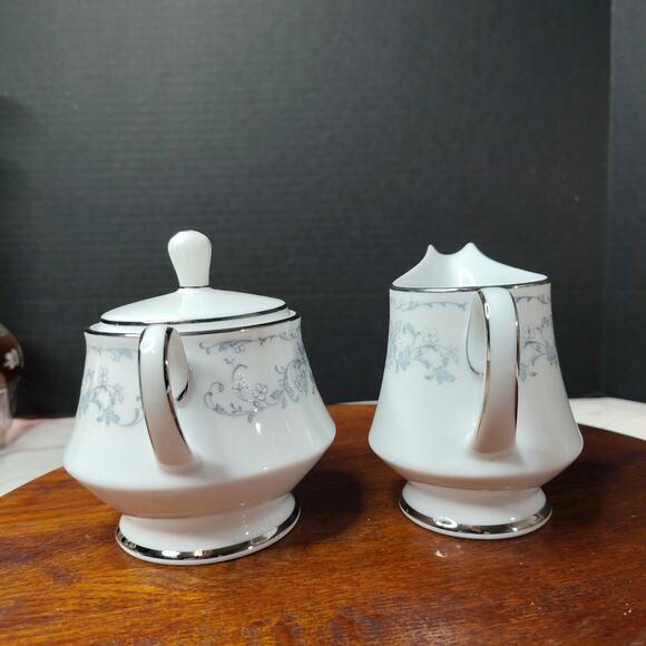 NORITAKE Fascination Pattern Sugar & Creamer Set White Porcelain Blue Flowers - Picture 2 of 9